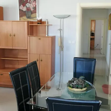 Apartment Natasa 3 *